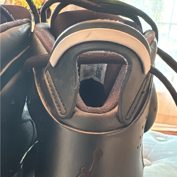 Gently used size 12 black Jordans - Picture 4 of 9